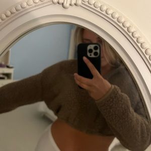 Skims Brown Fuzzy Cropped ZipUp